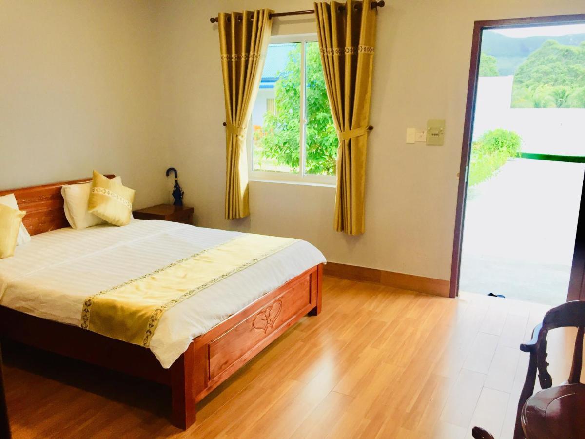Bungalow Hotel Chi Khu Co Ong Bagian luar foto