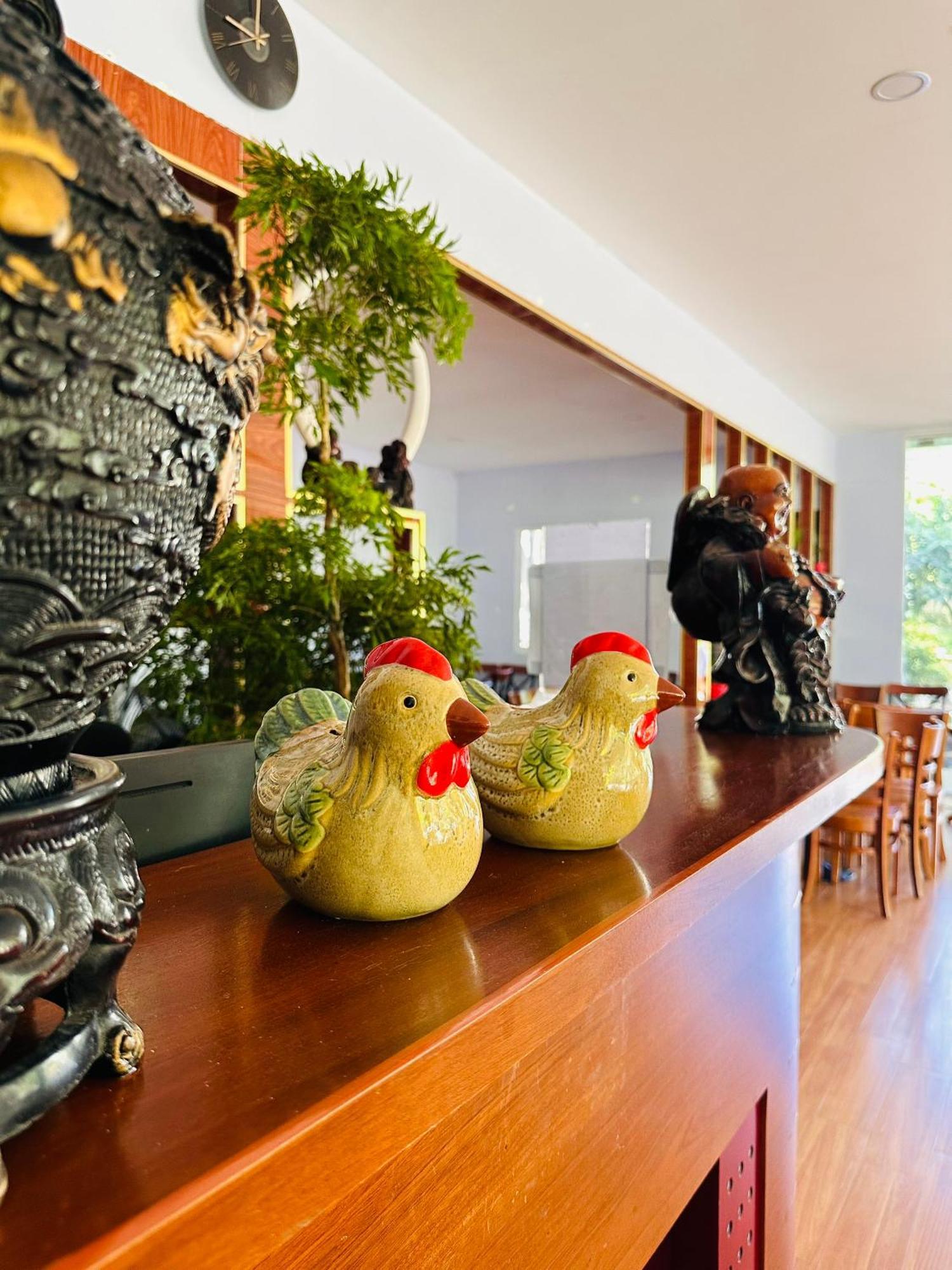 Bungalow Hotel Chi Khu Co Ong Bagian luar foto