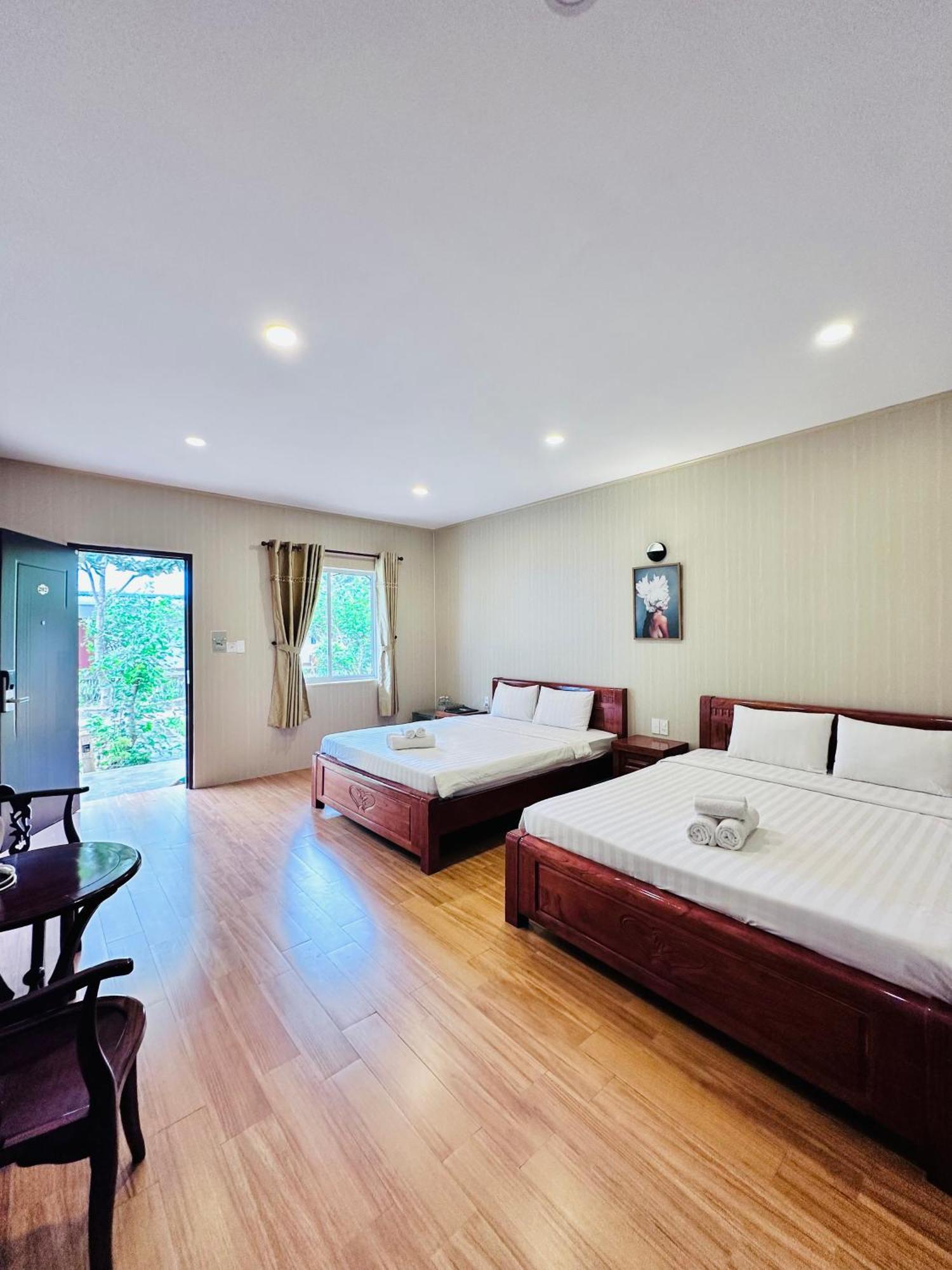 Bungalow Hotel Chi Khu Co Ong Bagian luar foto