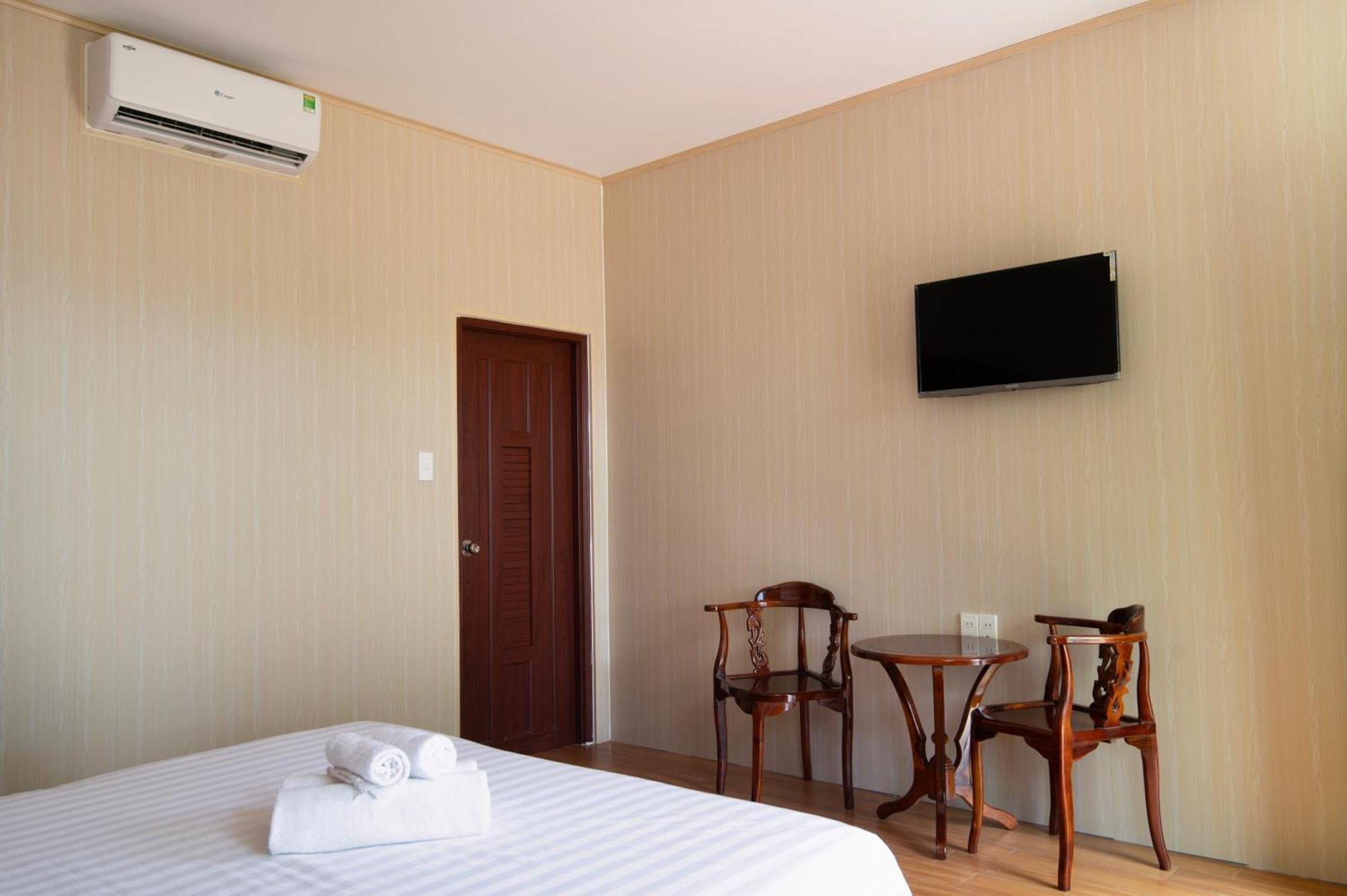 Bungalow Hotel Chi Khu Co Ong Bagian luar foto