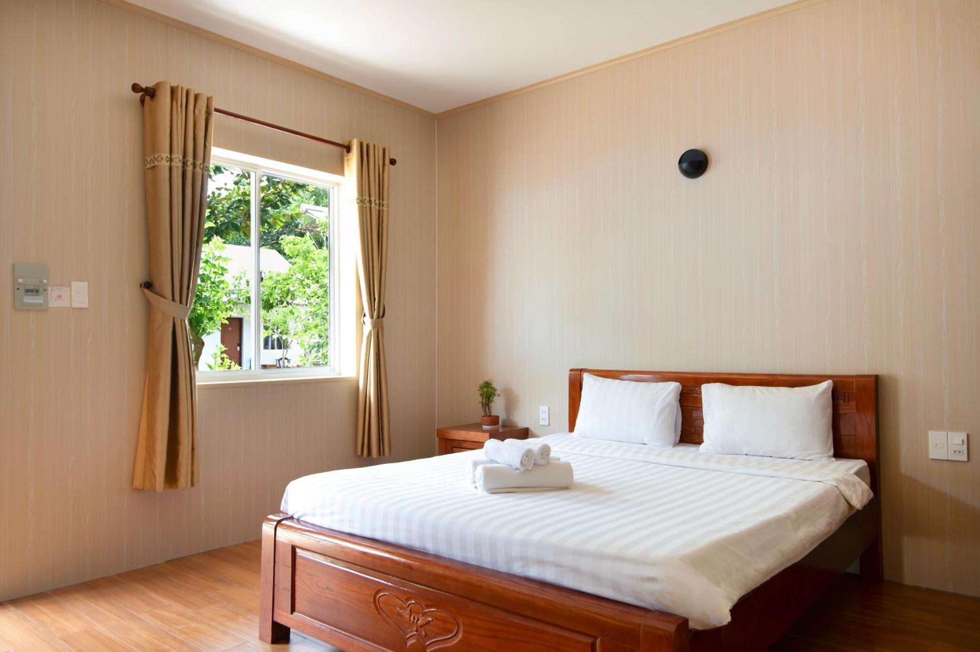 Bungalow Hotel Chi Khu Co Ong Bagian luar foto