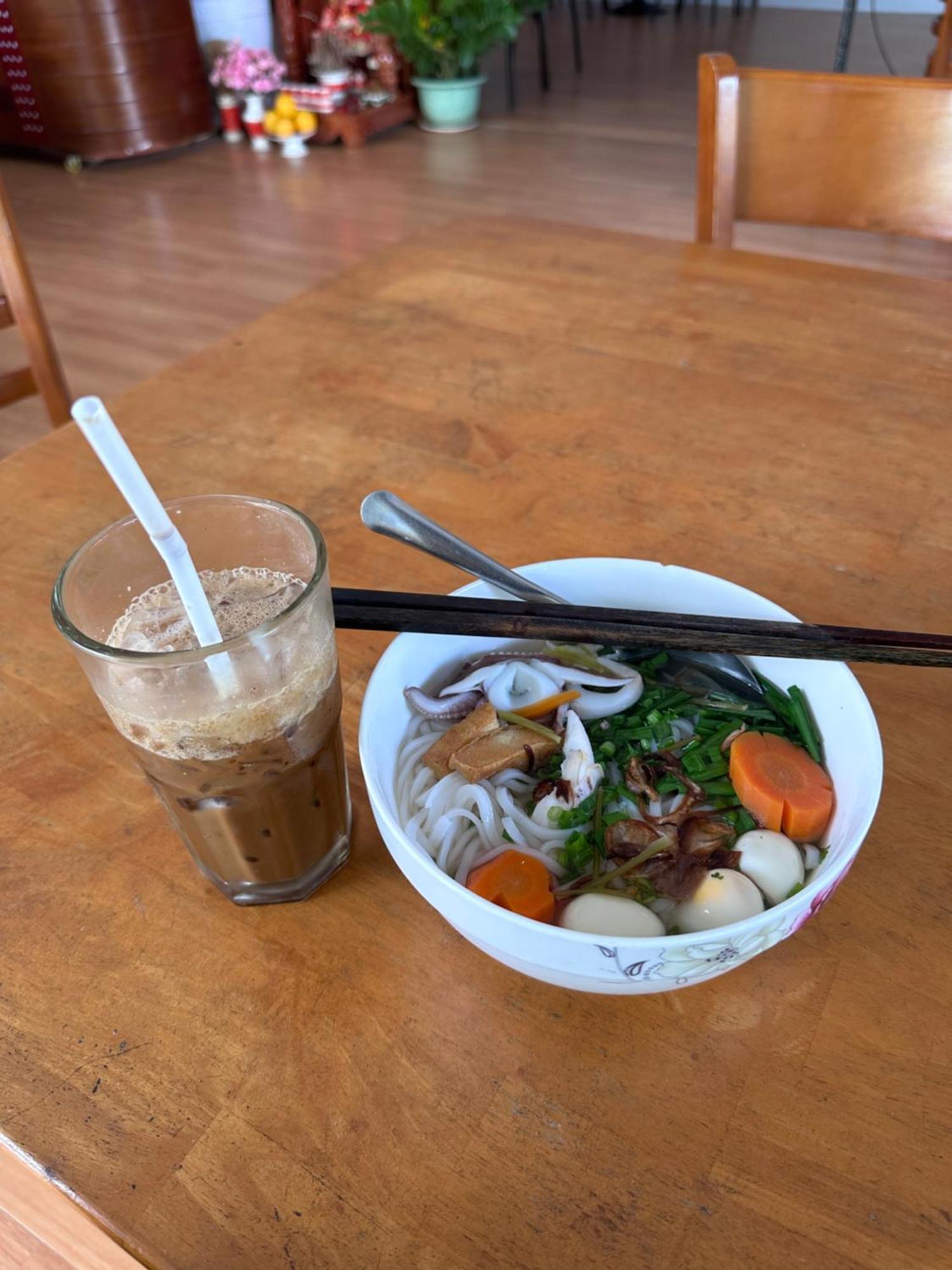 Bungalow Hotel Chi Khu Co Ong Bagian luar foto