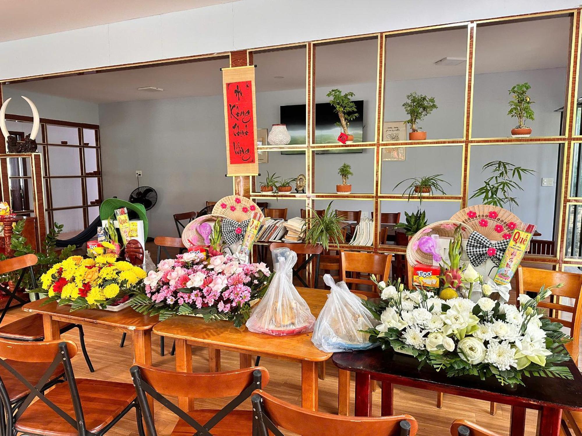 Bungalow Hotel Chi Khu Co Ong Bagian luar foto