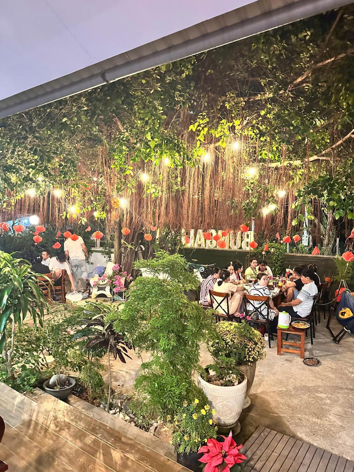 Bungalow Hotel Chi Khu Co Ong Bagian luar foto