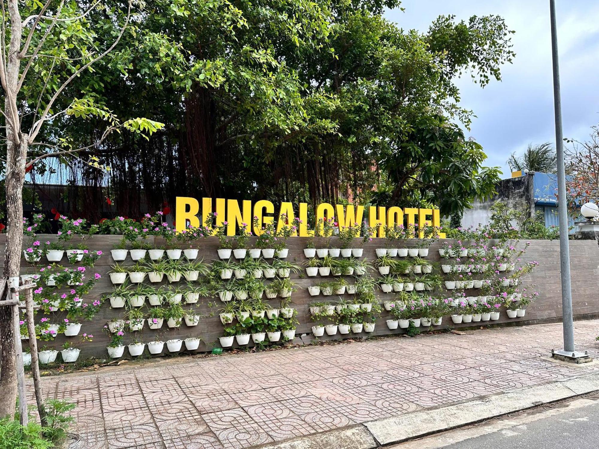 Bungalow Hotel Chi Khu Co Ong Bagian luar foto